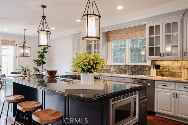 653 36th Street, Manhattan Beach, California 90266, 5 Bedrooms Bedrooms, ,5 BathroomsBathrooms,Residential,Sold,36th,SB21097306