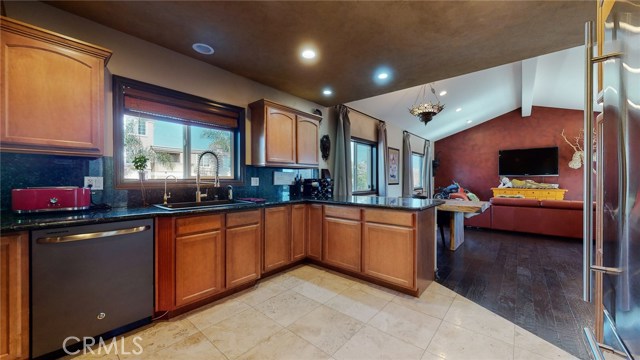 2723 Carnegie Lane, Redondo Beach, California 90278, 3 Bedrooms Bedrooms, ,2 BathroomsBathrooms,Residential,Sold,Carnegie,SB20116861