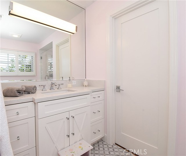 32 Harbor Sight Drive, Rolling Hills Estates, California 90274, 6 Bedrooms Bedrooms, ,2 BathroomsBathrooms,Residential,Sold,Harbor Sight,PV20212082