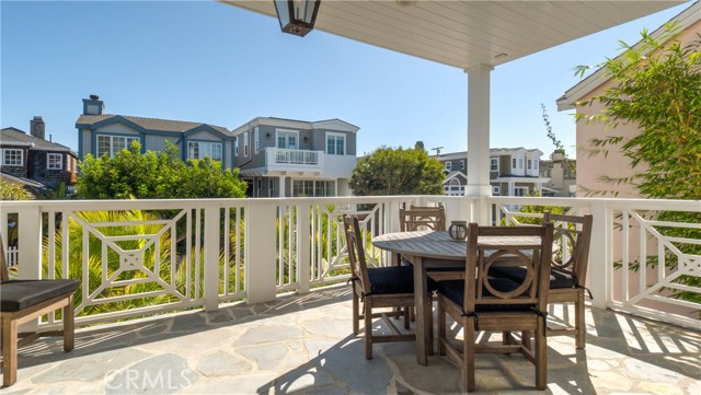 549 3rd Street, Manhattan Beach, California 90266, 5 Bedrooms Bedrooms, ,5 BathroomsBathrooms,Residential,Sold,3rd,SB21052350