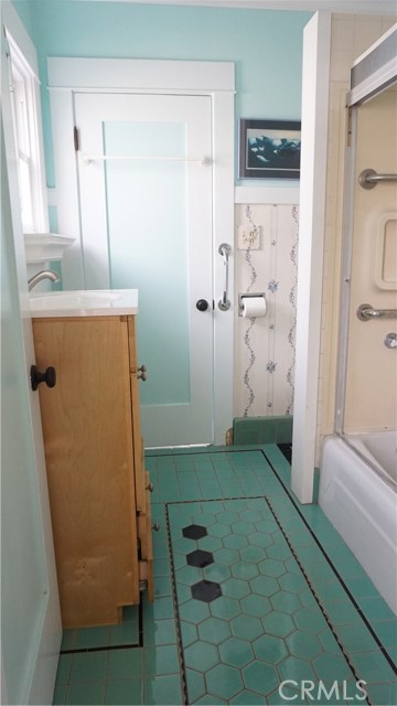 921 Emerald Street, Redondo Beach, California 90277, 3 Bedrooms Bedrooms, ,1 BathroomBathrooms,Residential,Sold,Emerald,SB18059068