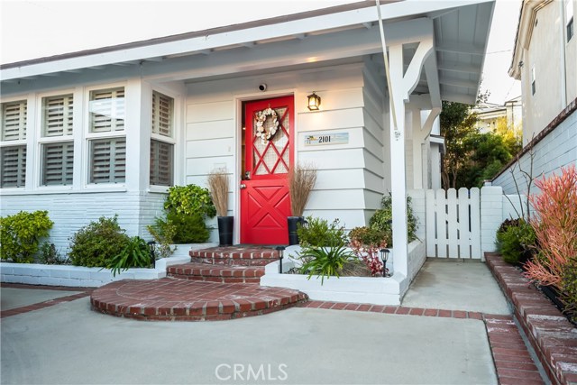 2101 Chestnut Avenue, Manhattan Beach, California 90266, 3 Bedrooms Bedrooms, ,2 BathroomsBathrooms,Residential,Sold,Chestnut,SB20028449