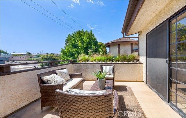 2021 Carnegie Lane, Redondo Beach, California 90278, 3 Bedrooms Bedrooms, ,3 BathroomsBathrooms,Residential,Sold,Carnegie,SB17200239
