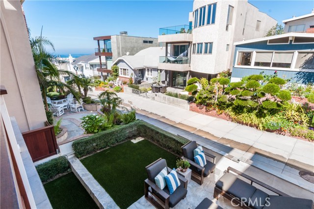 132 16th Street, Manhattan Beach, California 90266, 4 Bedrooms Bedrooms, ,4 BathroomsBathrooms,Residential,Sold,16th,SB17111373