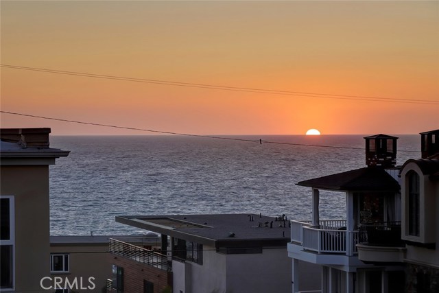 304 3rd Street, Manhattan Beach, California 90266, 4 Bedrooms Bedrooms, ,3 BathroomsBathrooms,Residential,Sold,3rd,SB19234721