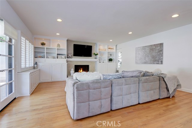 625 26th Street, Manhattan Beach, California 90266, 4 Bedrooms Bedrooms, ,3 BathroomsBathrooms,Residential,Sold,26th,SB19176225