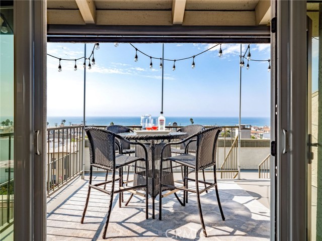 1630 Manhattan Avenue, Hermosa Beach, California 90254, 2 Bedrooms Bedrooms, ,2 BathroomsBathrooms,Residential,Sold,Manhattan,SB20223870