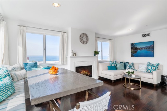 213 Seaview Street, Manhattan Beach, California 90266, 4 Bedrooms Bedrooms, ,3 BathroomsBathrooms,Residential,Sold,Seaview,SB19227675