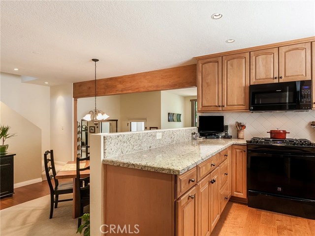 317 Broadway, Redondo Beach, California 90277, 3 Bedrooms Bedrooms, ,2 BathroomsBathrooms,Residential,Sold,Broadway,SB17224085