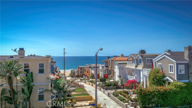 304 3rd Street, Manhattan Beach, California 90266, 4 Bedrooms Bedrooms, ,3 BathroomsBathrooms,Residential,Sold,3rd,SB17132031