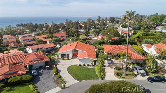 713 Cloyden Square, Palos Verdes Estates, California 90274, 3 Bedrooms Bedrooms, ,2 BathroomsBathrooms,Residential,Sold,Cloyden,SB17088498