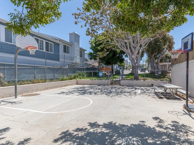 1136 2nd Street, Hermosa Beach, California 90254, 4 Bedrooms Bedrooms, ,3 BathroomsBathrooms,Residential,Sold,2nd,SB19115231