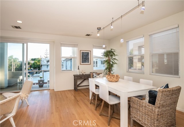 2301 Grandview Avenue, Manhattan Beach, California 90266, 3 Bedrooms Bedrooms, ,4 BathroomsBathrooms,Residential,Sold,Grandview,SB20027327