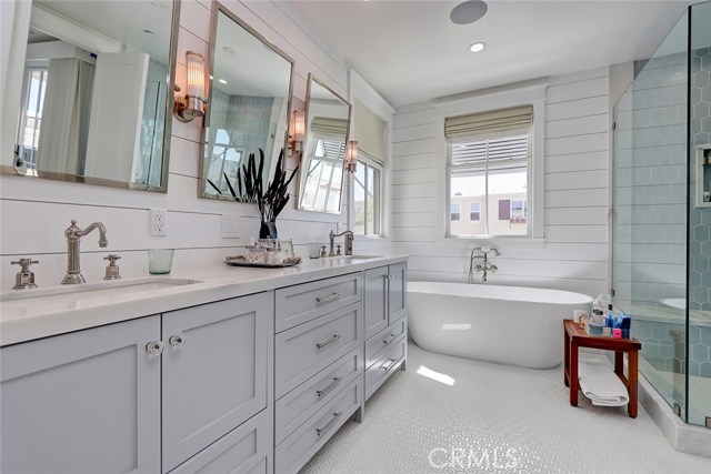 304 3rd Street, Manhattan Beach, California 90266, 4 Bedrooms Bedrooms, ,3 BathroomsBathrooms,Residential,Sold,3rd,SB19234721