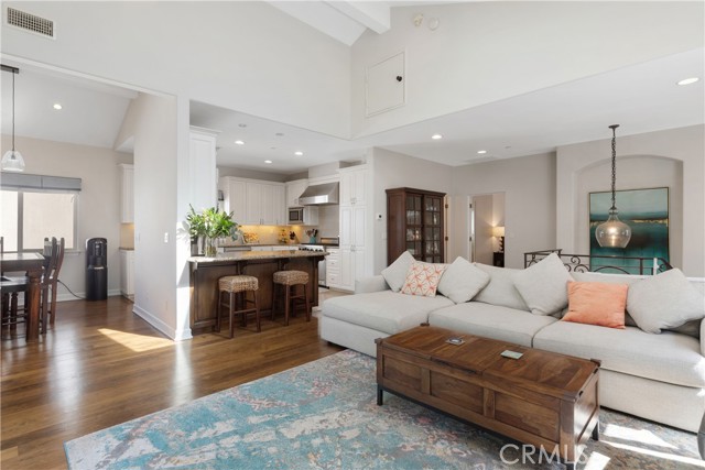 621 Broadway, Redondo Beach, California 90277, 4 Bedrooms Bedrooms, ,2 BathroomsBathrooms,Residential,Sold,Broadway,SB21036343