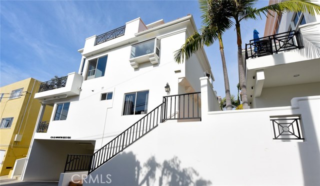 708 Manhattan Beach Blvd., Manhattan Beach, California 90266, 2 Bedrooms Bedrooms, ,2 BathroomsBathrooms,Residential,Sold,Manhattan Beach Blvd.,SB18012661