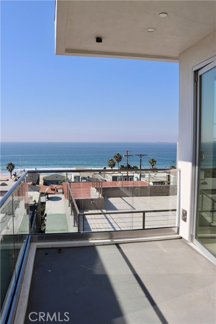 208 Moonstone Street, Manhattan Beach, California 90266, 3 Bedrooms Bedrooms, ,3 BathroomsBathrooms,Residential,Sold,Moonstone,SB20215113