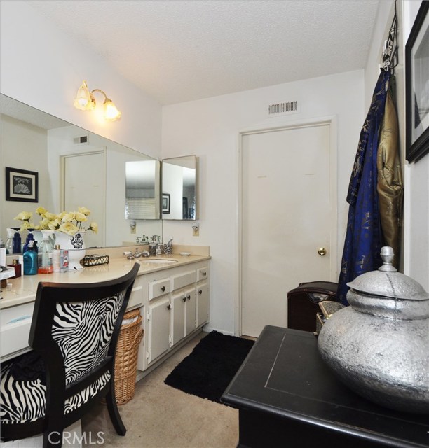6410 Ridgebyrne Court, Rancho Palos Verdes, California 90275, 2 Bedrooms Bedrooms, ,2 BathroomsBathrooms,Residential,Sold,Ridgebyrne,PV18234265