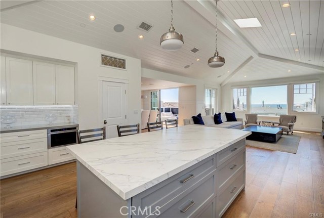 548 Pine Street, Hermosa Beach, California 90254, 4 Bedrooms Bedrooms, ,3 BathroomsBathrooms,Residential,Sold,Pine,SB19142992