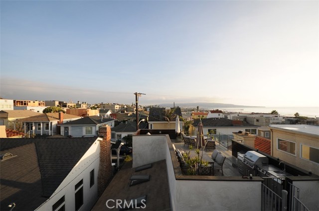 228 28th Court, Hermosa Beach, California 90254, 2 Bedrooms Bedrooms, ,1 BathroomBathrooms,Residential,Sold,28th,SB19117111