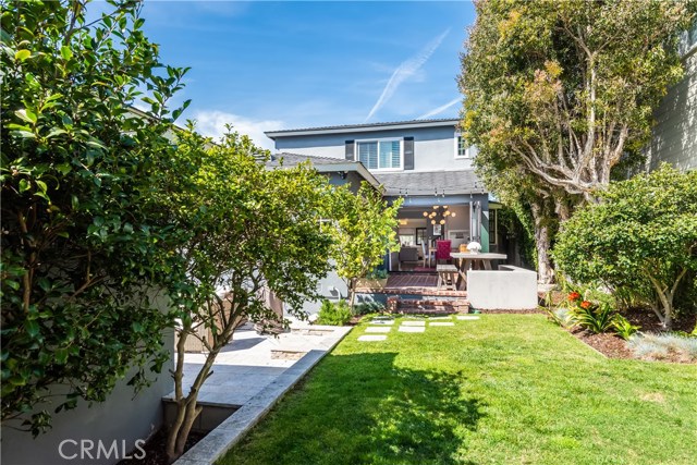 592 33rd Street, Manhattan Beach, California 90266, 3 Bedrooms Bedrooms, ,3 BathroomsBathrooms,Residential,Sold,33rd,SB19082655
