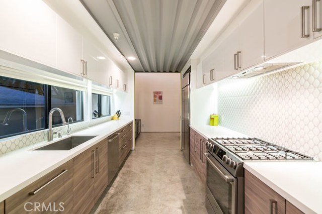 806 Juanita Avenue, Redondo Beach, California 90277, 3 Bedrooms Bedrooms, ,2 BathroomsBathrooms,Residential,Sold,Juanita,SB18289178