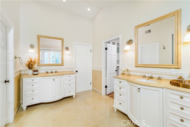 1624 3rd Street, Manhattan Beach, California 90266, 5 Bedrooms Bedrooms, ,1 BathroomBathrooms,Residential,Sold,3rd,SB21079759