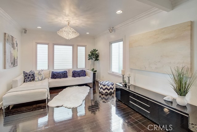 132 35th Place, Hermosa Beach, California 90254, 2 Bedrooms Bedrooms, ,2 BathroomsBathrooms,Residential,Sold,35th,SB19057826