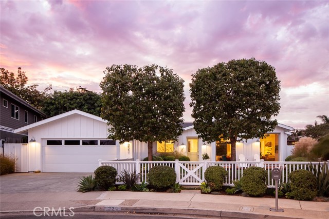 Photo of 223 Robinhood Place, Costa Mesa, CA 92627