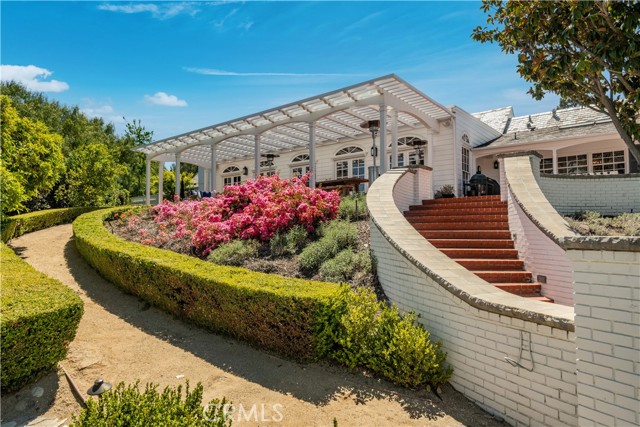 1 Williamsburg Lane, Rolling Hills, California 90274, 5 Bedrooms Bedrooms, ,4 BathroomsBathrooms,Residential,Sold,Williamsburg,PV21095185