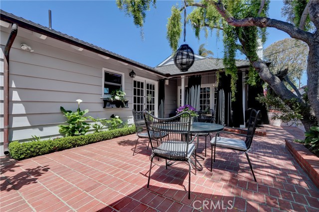 668 36th Street, Manhattan Beach, California 90266, 3 Bedrooms Bedrooms, ,2 BathroomsBathrooms,Residential,Sold,36th,SB20089393