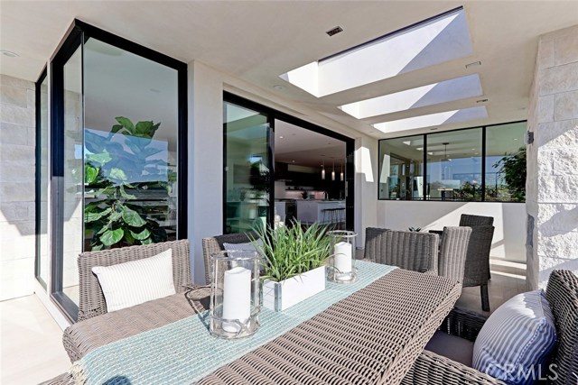 1154 6th Street, Hermosa Beach, California 90254, 4 Bedrooms Bedrooms, ,5 BathroomsBathrooms,Residential,Sold,6th,SB19225837