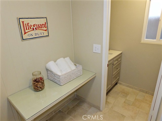 1104 Harkness Lane, Redondo Beach, California 90278, 3 Bedrooms Bedrooms, ,2 BathroomsBathrooms,Residential,Sold,Harkness,PW18238945