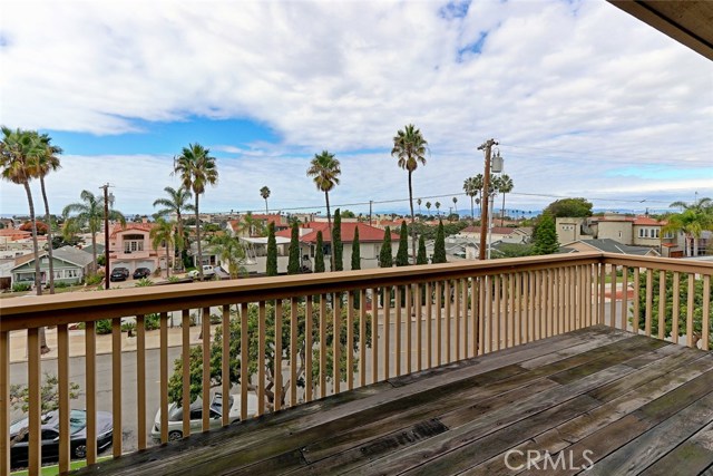 230 Guadalupe Avenue, Redondo Beach, California 90277, 2 Bedrooms Bedrooms, ,1 BathroomBathrooms,Residential,Sold,Guadalupe,SB17248817