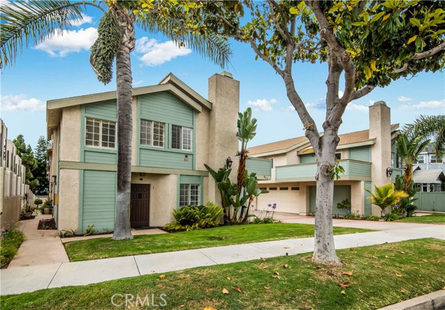 211 Helberta Avenue, Redondo Beach, California 90277, 2 Bedrooms Bedrooms, ,2 BathroomsBathrooms,Residential,Sold,Helberta,SB20006605