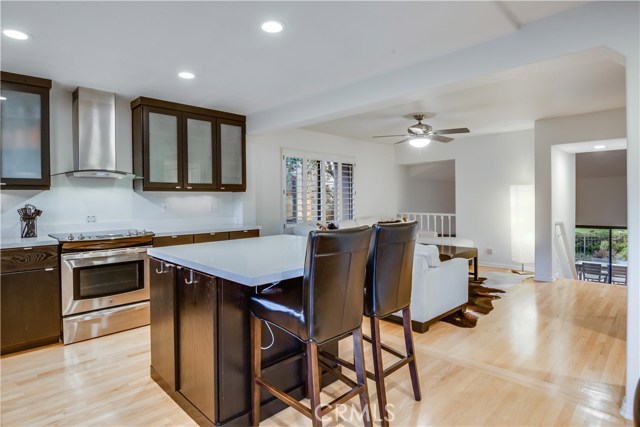 27 Coronado Court, Manhattan Beach, California 90266, 2 Bedrooms Bedrooms, ,3 BathroomsBathrooms,Residential,Sold,Coronado,PV18241500