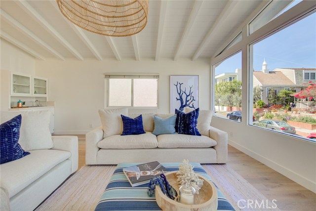 436 1st Street, Manhattan Beach, California 90266, 4 Bedrooms Bedrooms, ,2 BathroomsBathrooms,Residential,Sold,1st,SB20048897