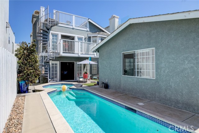 513 Camino Real, Redondo Beach, California 90277, 5 Bedrooms Bedrooms, ,2 BathroomsBathrooms,Residential,Sold,Camino Real,SB20152280