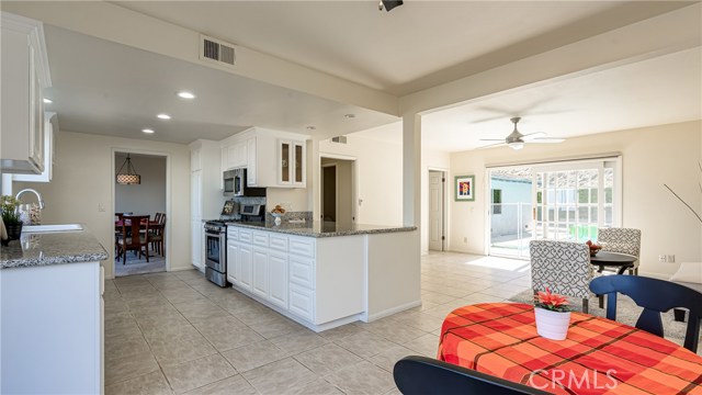 Kitchen, breakfast area and family room