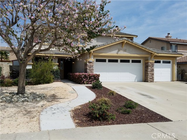 Lovely North Fontana Home Located In The Etiwanda School District.