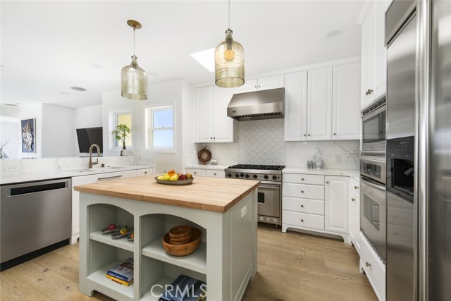 413 15th Street, Manhattan Beach, California 90266, 3 Bedrooms Bedrooms, ,3 BathroomsBathrooms,Residential,Sold,15th,SB21111117