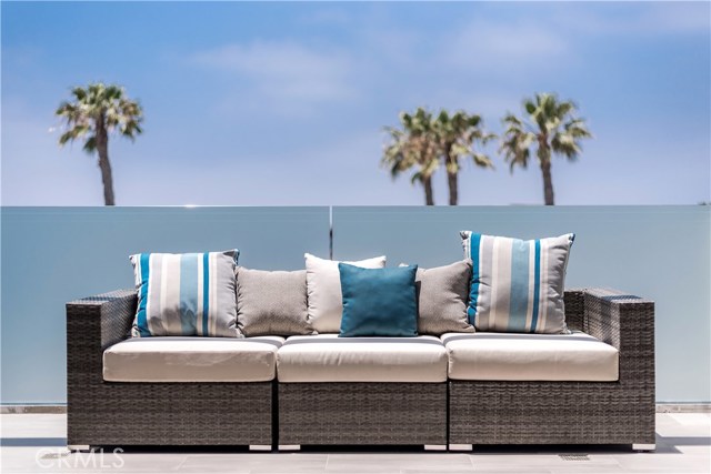 1120 Palm Drive, Hermosa Beach, California 90254, 4 Bedrooms Bedrooms, ,2 BathroomsBathrooms,Residential,Sold,Palm,SB18149119