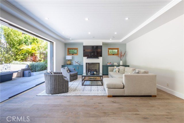 1631 19th Street, Manhattan Beach, California 90266, 5 Bedrooms Bedrooms, ,4 BathroomsBathrooms,Residential,Sold,19th,SB20082155