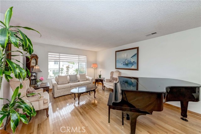 1720 Harriman Lane, Redondo Beach, California 90278, 4 Bedrooms Bedrooms, ,2 BathroomsBathrooms,Residential,Sold,Harriman,SB20111040