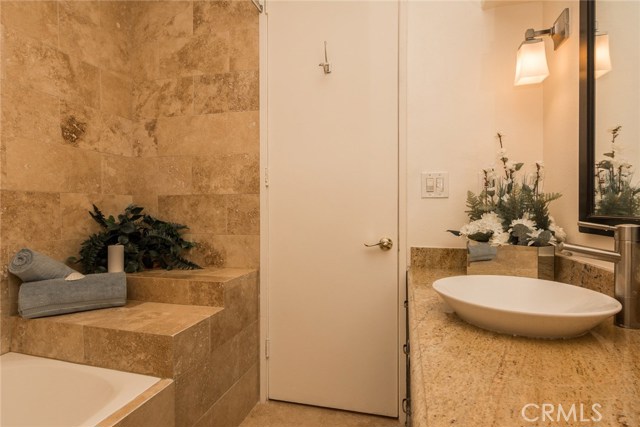 5658 Ravenspur Drive, Rancho Palos Verdes, California 90275, 2 Bedrooms Bedrooms, ,2 BathroomsBathrooms,Residential,Sold,Ravenspur,PW17112517