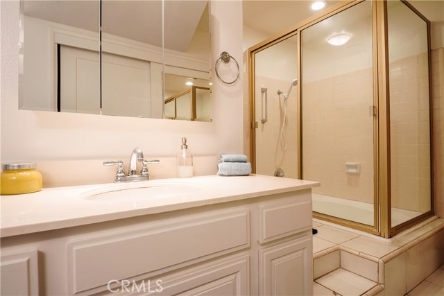 842 1st Street, Hermosa Beach, California 90254, 2 Bedrooms Bedrooms, ,3 BathroomsBathrooms,Residential,Sold,1st,SB20131143