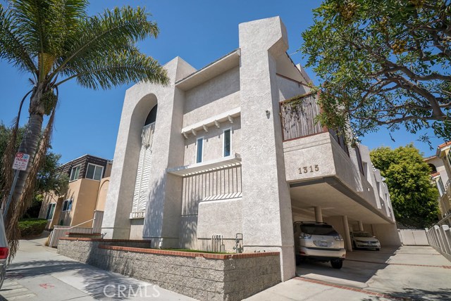 1315 Manhattan Beach Boulevard, Manhattan Beach, California 90266, 2 Bedrooms Bedrooms, ,2 BathroomsBathrooms,Residential,Sold,Manhattan Beach,SB18082751