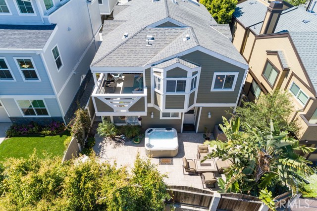 202 Helberta Avenue, Redondo Beach, California 90277, 3 Bedrooms Bedrooms, ,2 BathroomsBathrooms,Residential,Sold,Helberta,SB20063398