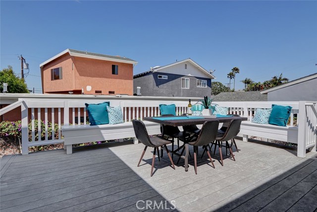 1057 8th Place, Hermosa Beach, California 90254, 5 Bedrooms Bedrooms, ,3 BathroomsBathrooms,Residential,Sold,8th,SB19212583