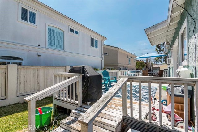 1907 Plant Avenue, Redondo Beach, California 90278, ,Residential Income,Sold,Plant,SB18132488